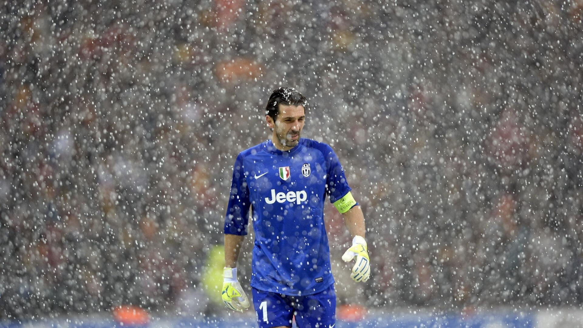 leyu乐鱼体育综合-英超球队采用智能穿戴设备提升训练科学性，英超联赛用球