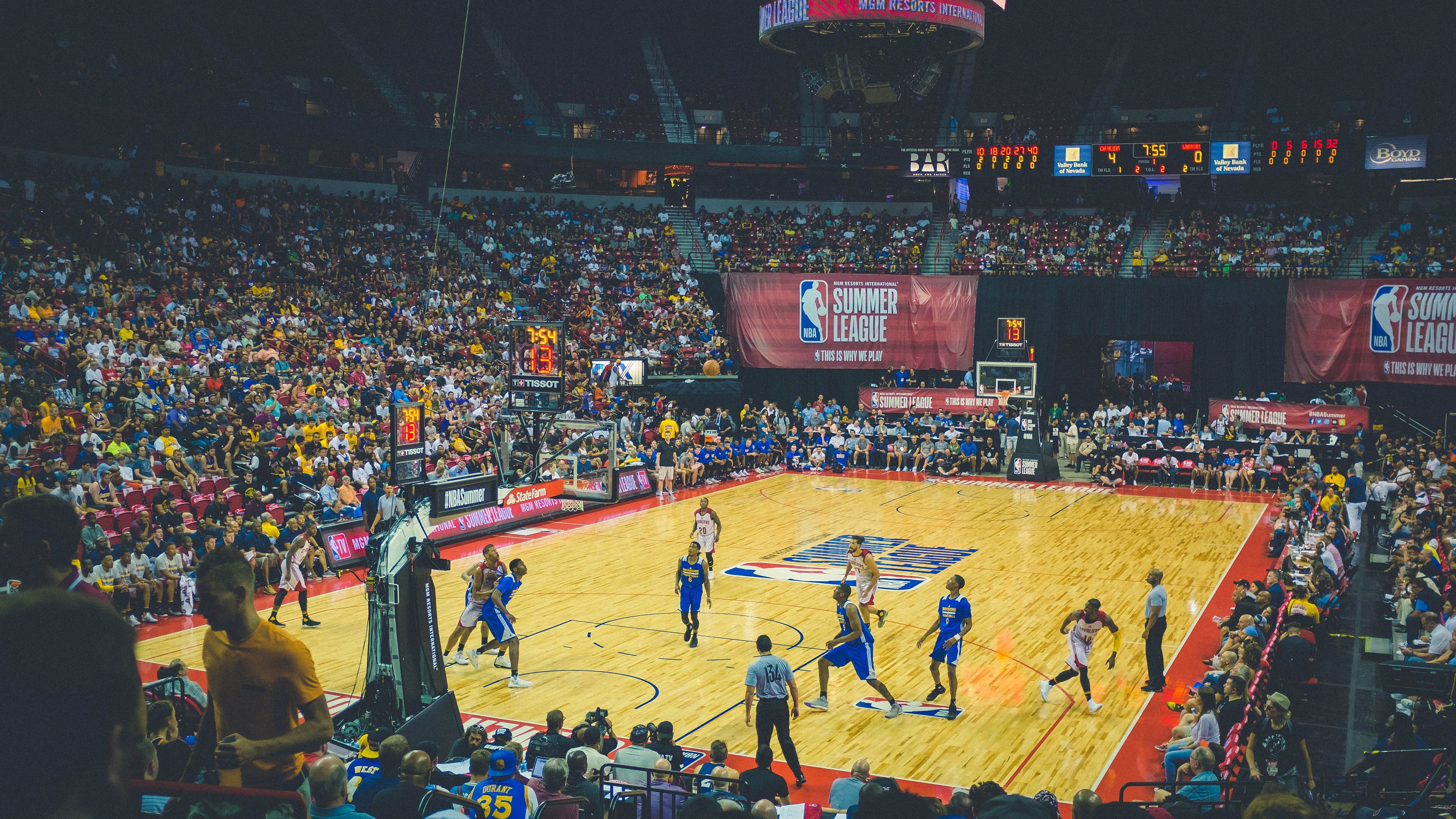 世界杯：国际足联宣布单场最多可换五人 保护球员体能