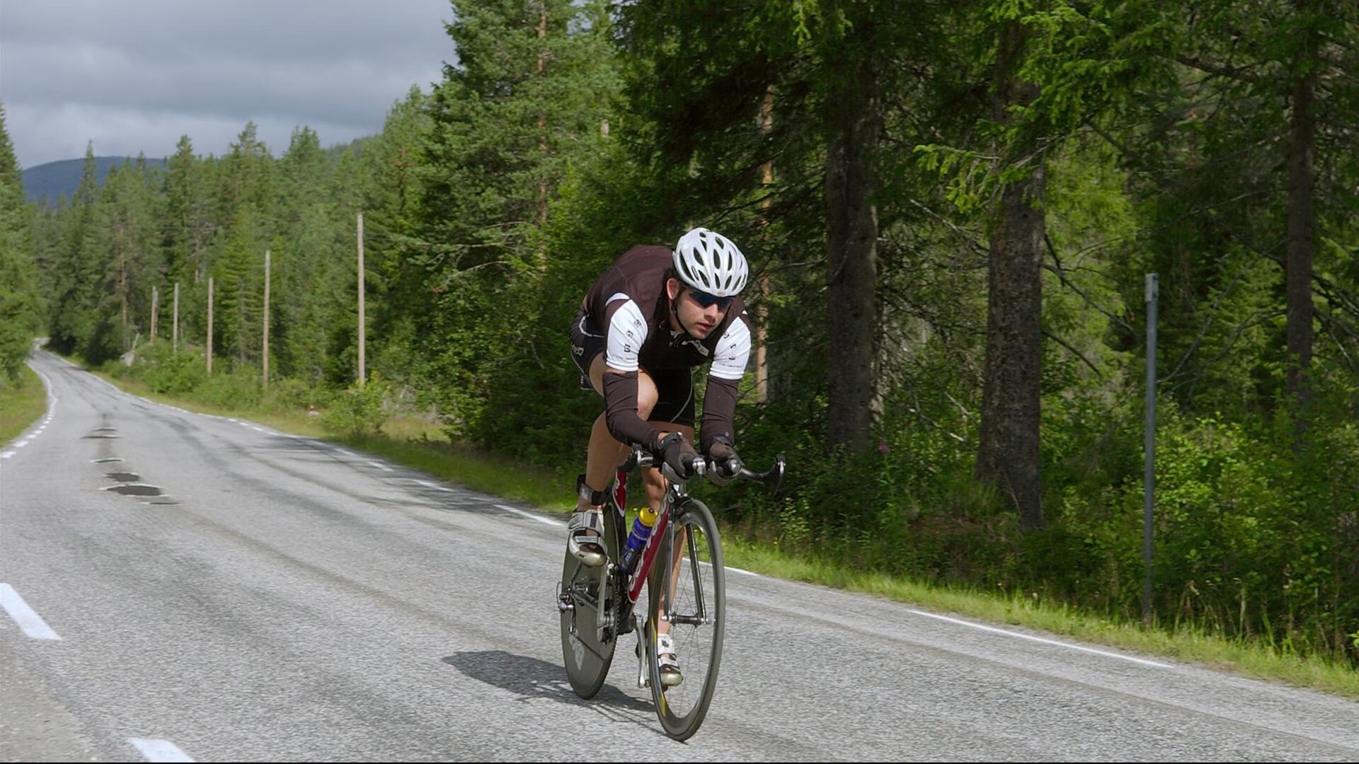 欧冠八强首回合：皇马客场2比1阿森纳 枪手末段门柱不帮忙